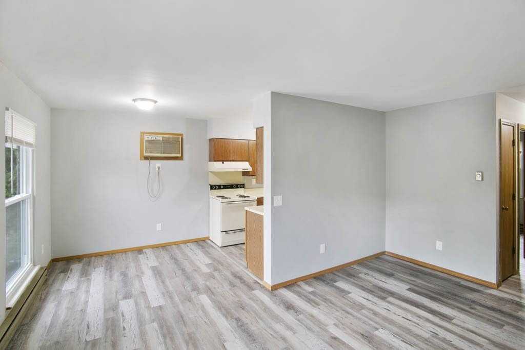 405 E Reed St Apt 12 #12 - Photo 5 of 9