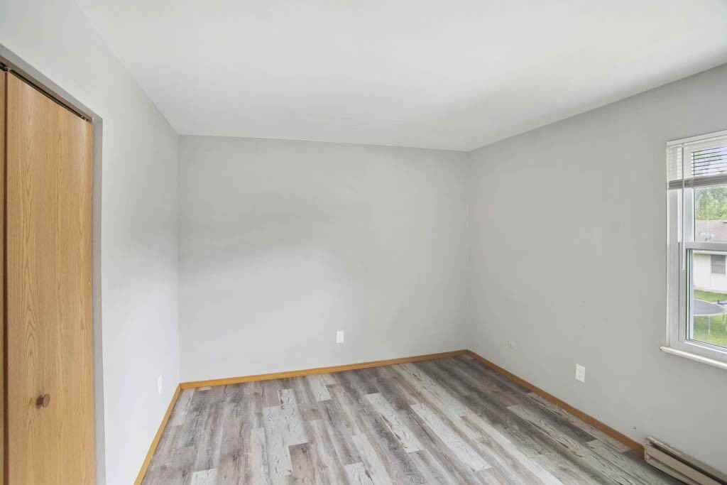 405 E Reed St Apt 12 #12 - Photo 7 of 9