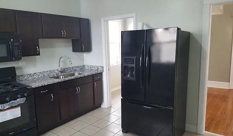 7930 S Green St Unit 2 #2 - Photo 4 of 6