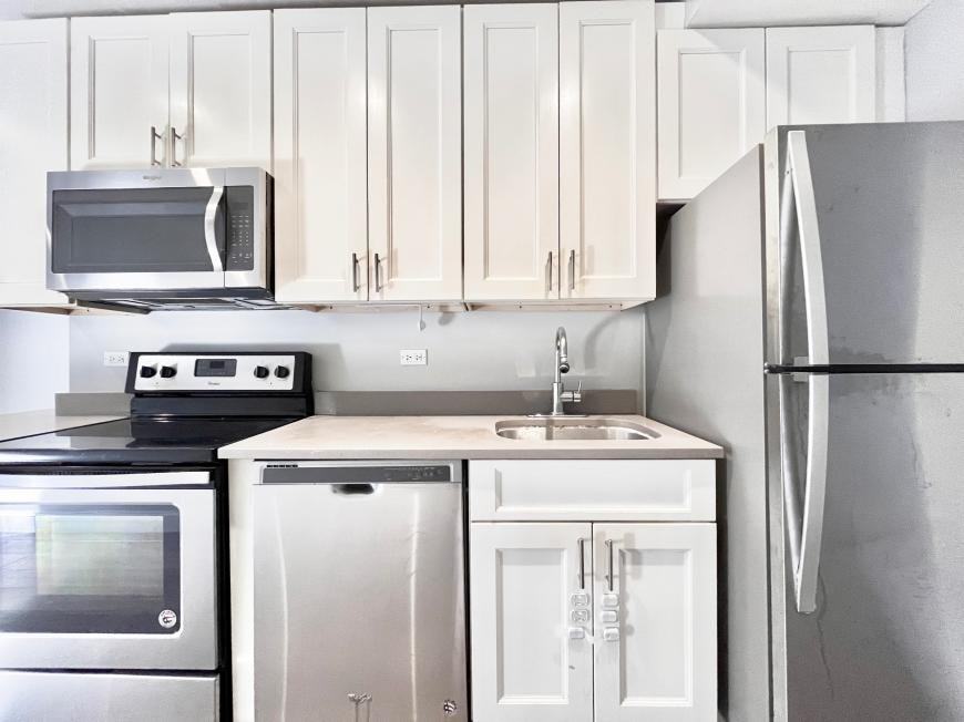 121 Vermilyea Ave - Photo 3 of 10