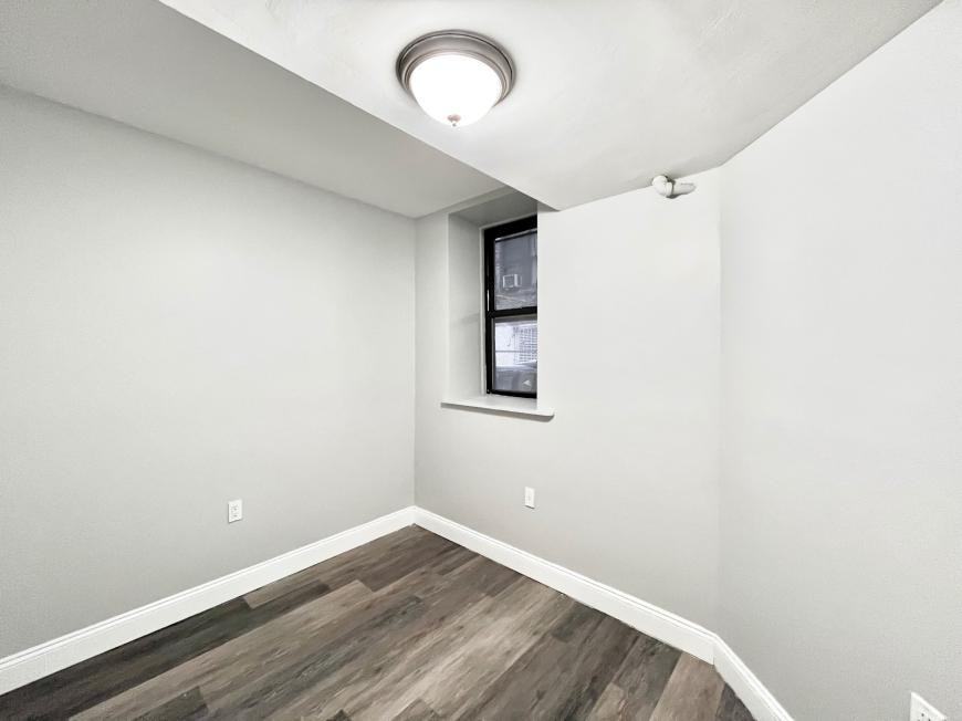 121 Vermilyea Ave - Photo 7 of 10