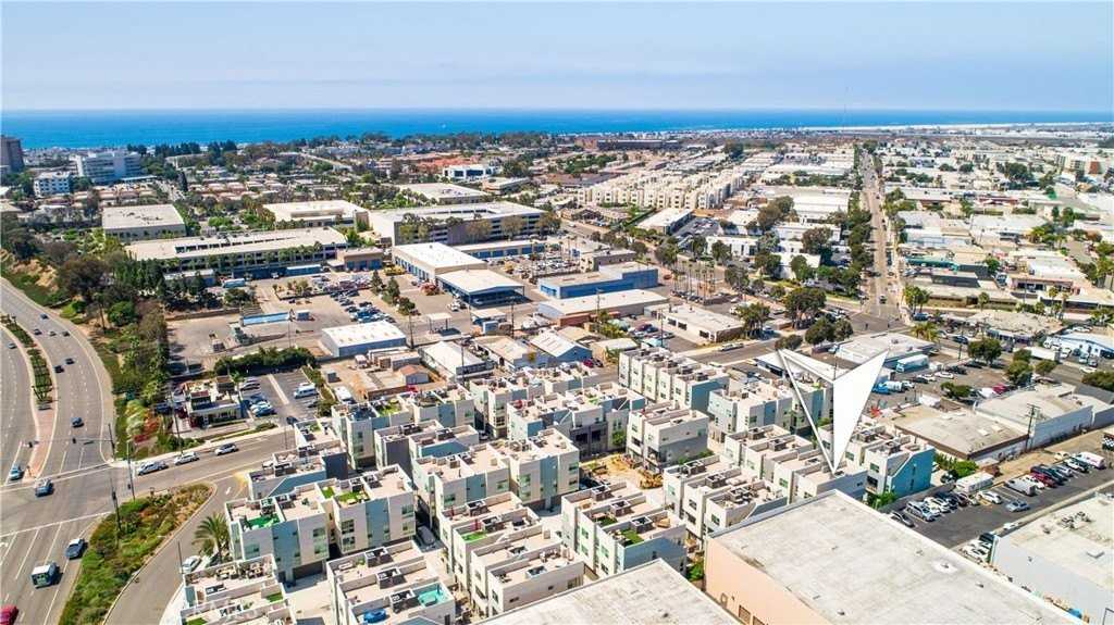 1533 Sullivan Ave - Photo 3 of 39