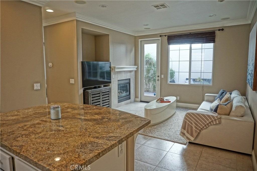 8 Stone Turret Ct - Photo 3 of 25