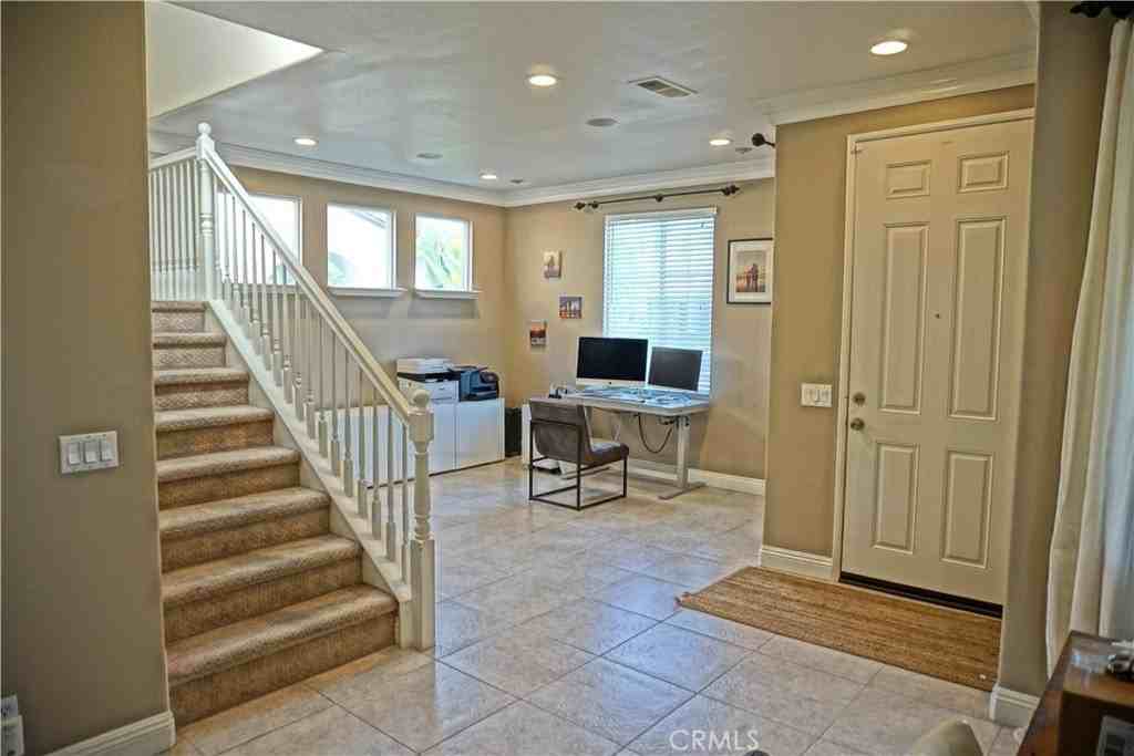 8 Stone Turret Ct - Photo 6 of 25