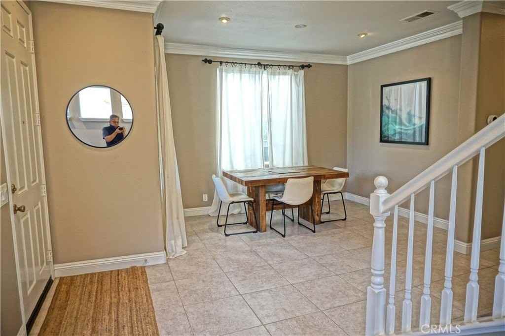 8 Stone Turret Ct - Photo 7 of 25