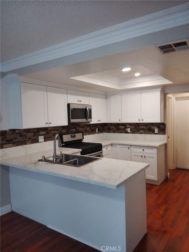 44535 La Paz Rd #D - Photo 2 of 10