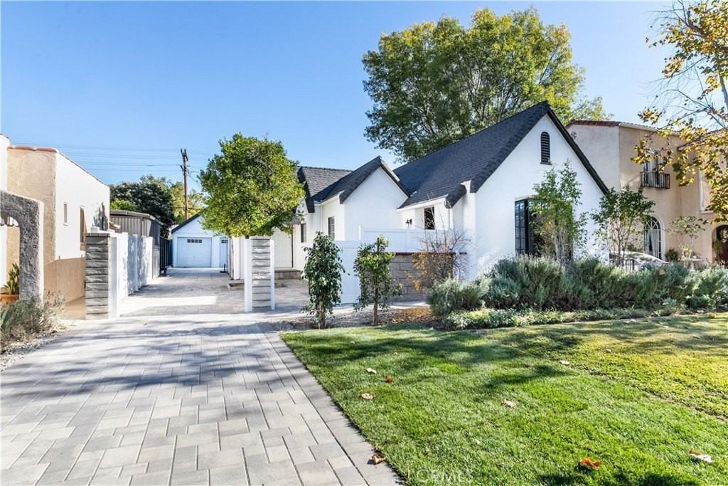 912 N Howard St - Photo 3 of 32