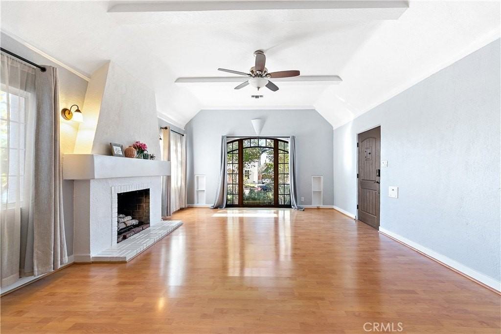 912 N Howard St - Photo 7 of 32