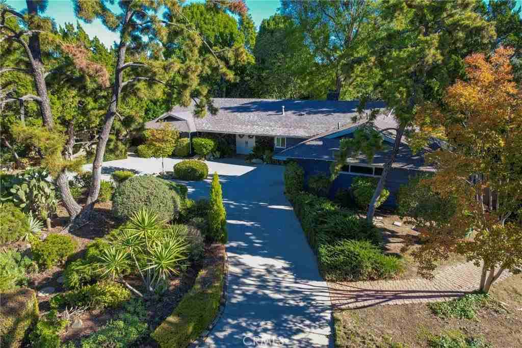 9356 Beckford Ave - Photo 2 of 10