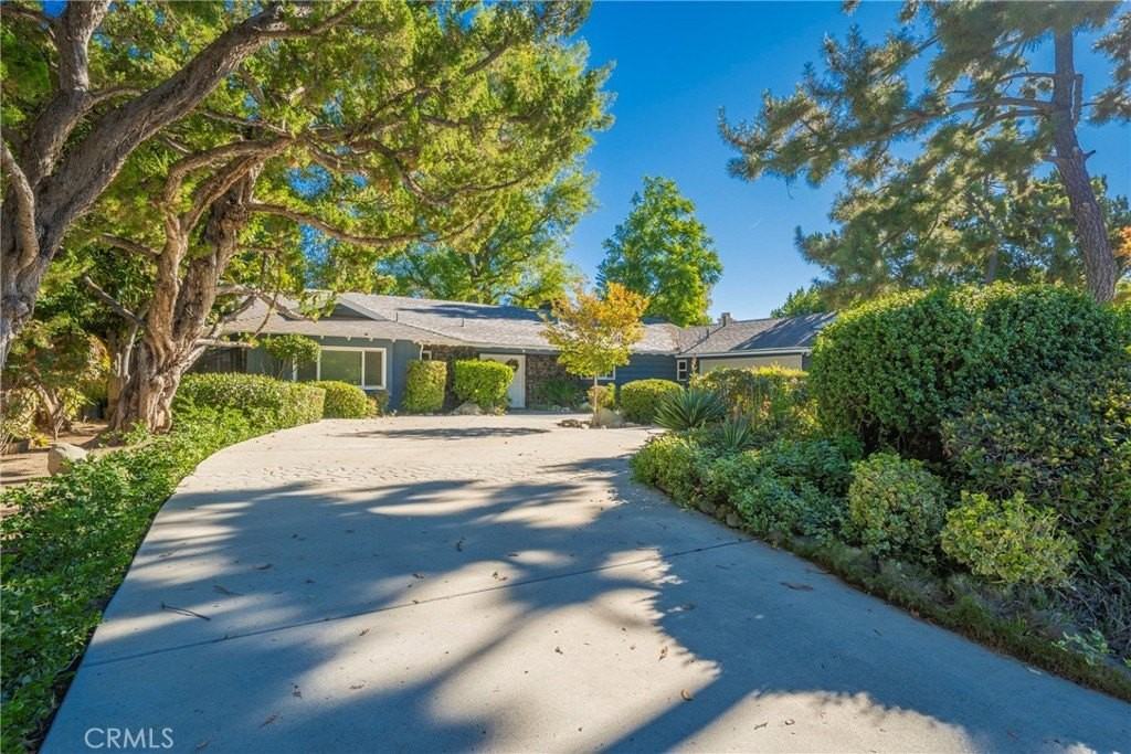 9356 Beckford Ave - Photo 3 of 10