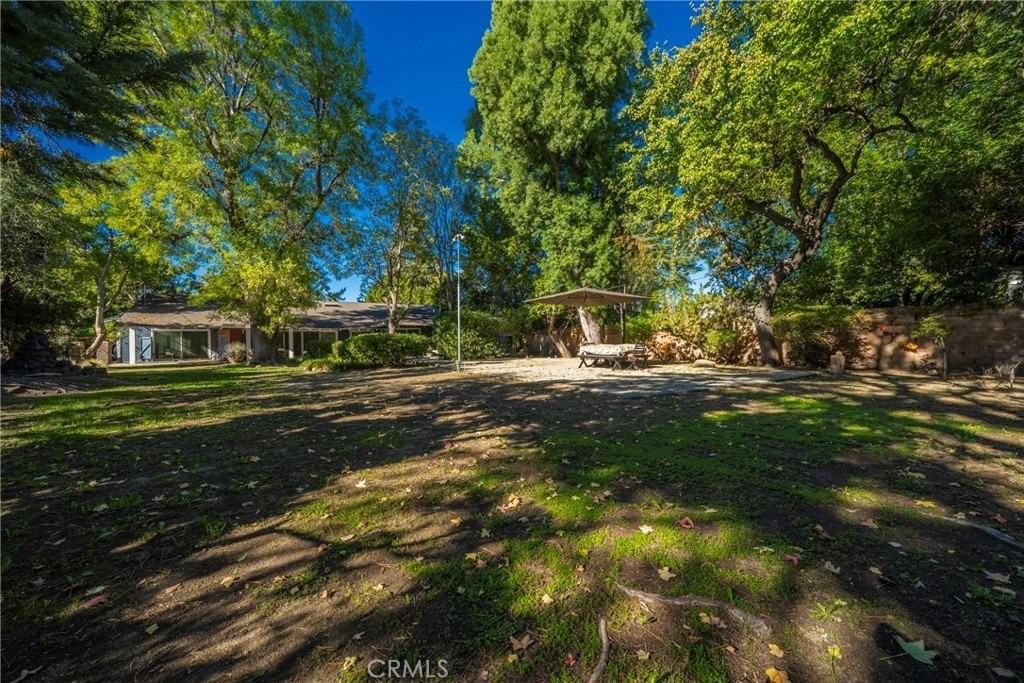 9356 Beckford Ave - Photo 5 of 10