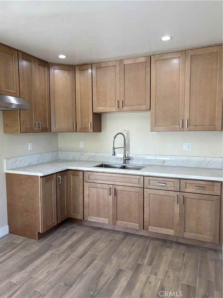 6537 San Miguel St - Photo 4 of 22