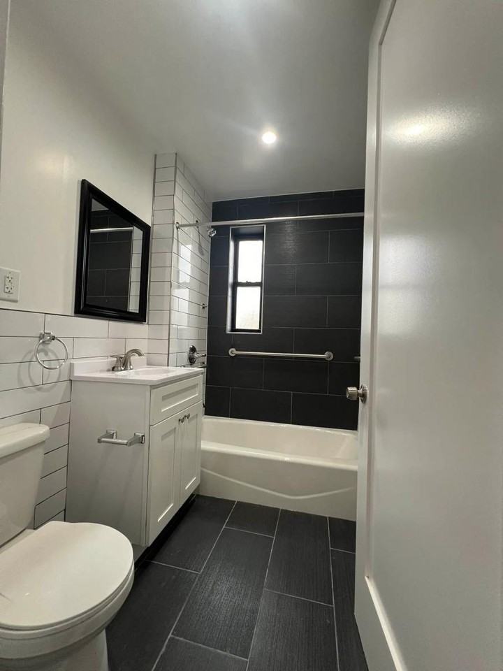 2320 Grand Ave - Photo 4 of 5