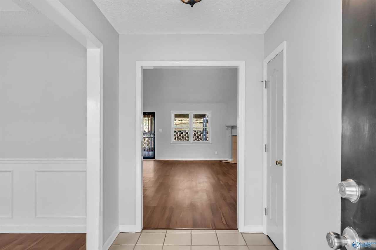 212 Warfe Ct - Photo 5 of 42