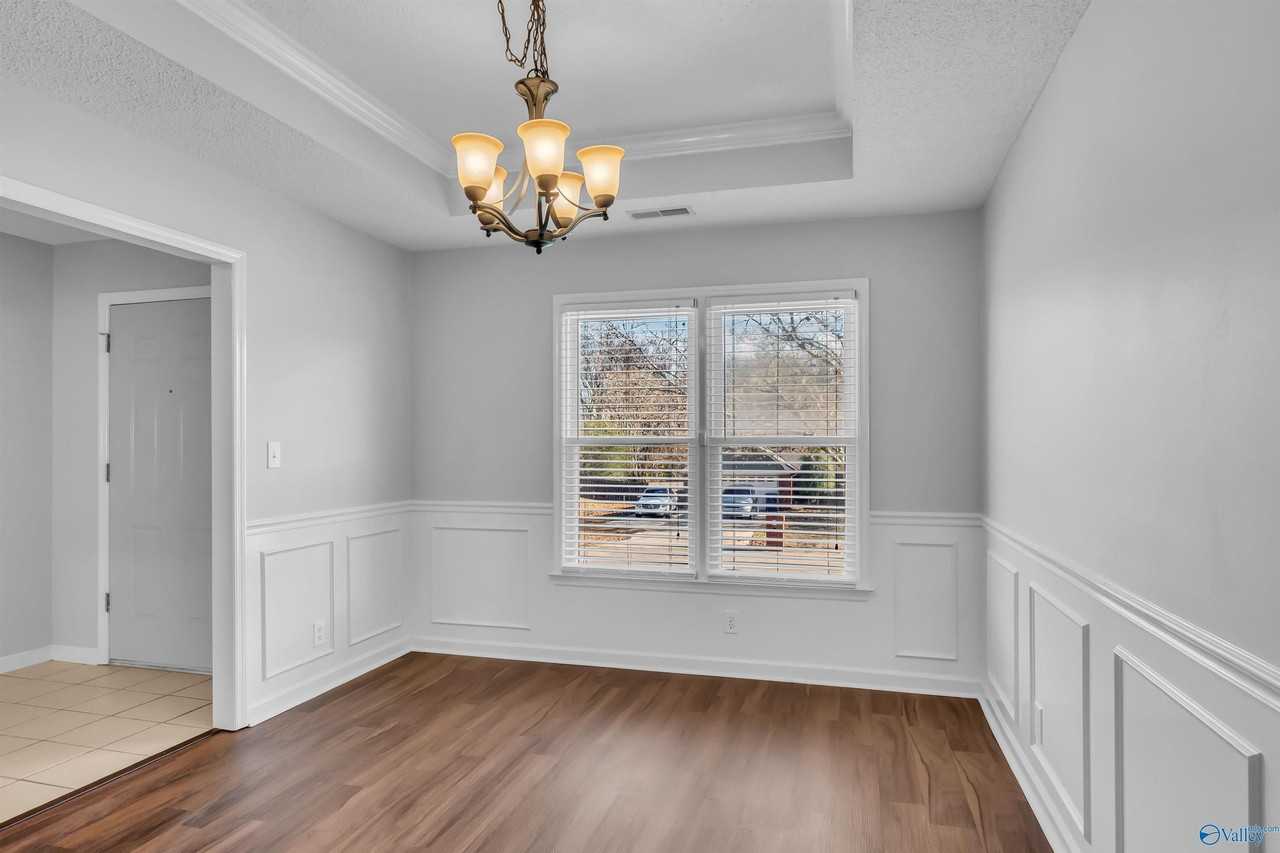 212 Warfe Ct - Photo 7 of 42