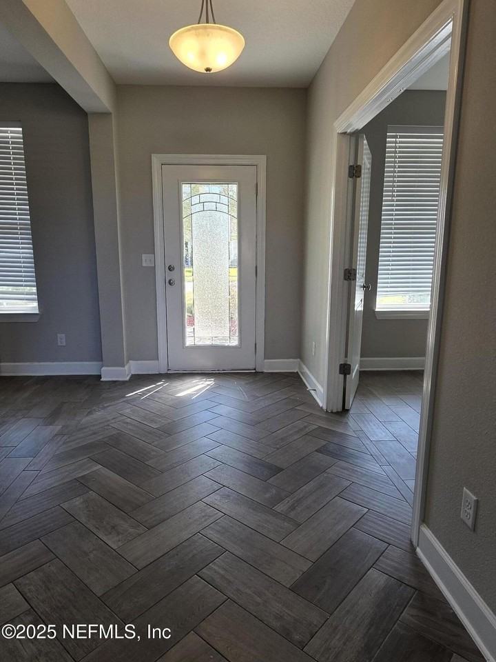 1494 Shadow Creek Dr - Photo 3 of 44