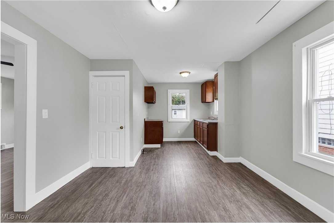 19601 Raymond St - Photo 5 of 21