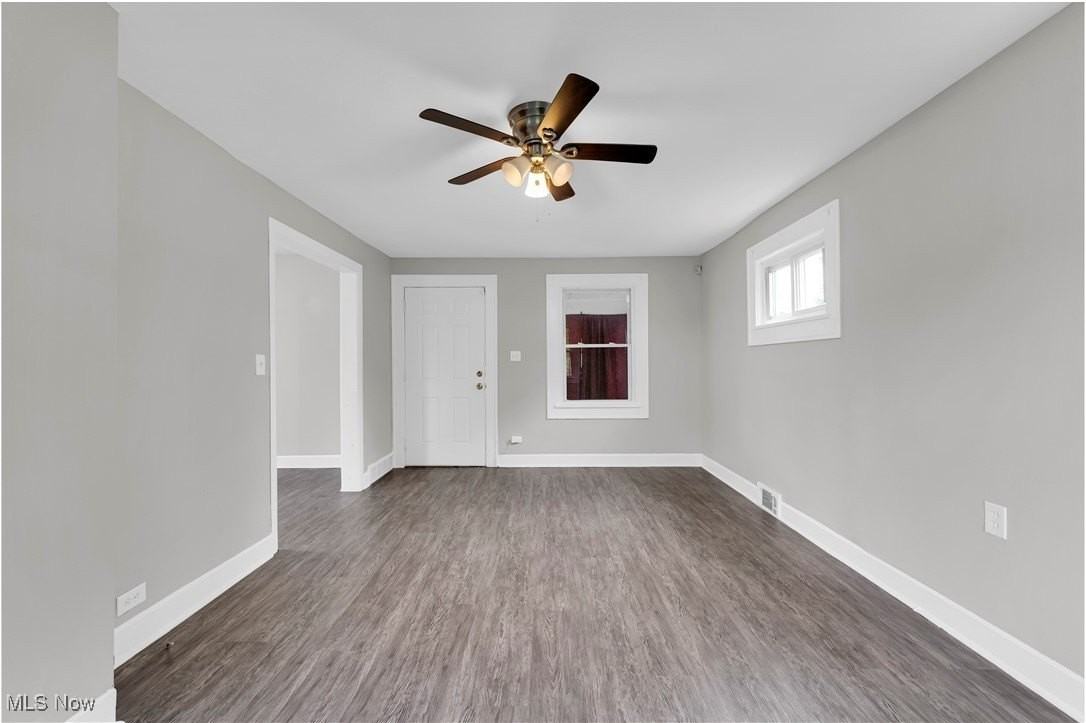 19601 Raymond St - Photo 6 of 21