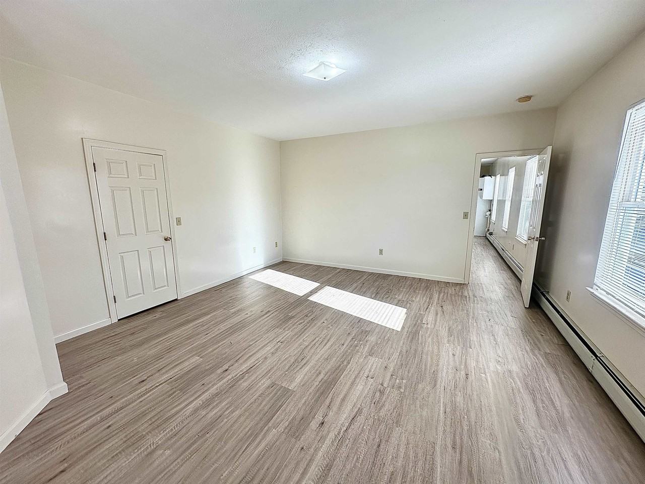 96 Palm St - Photo 3 of 12