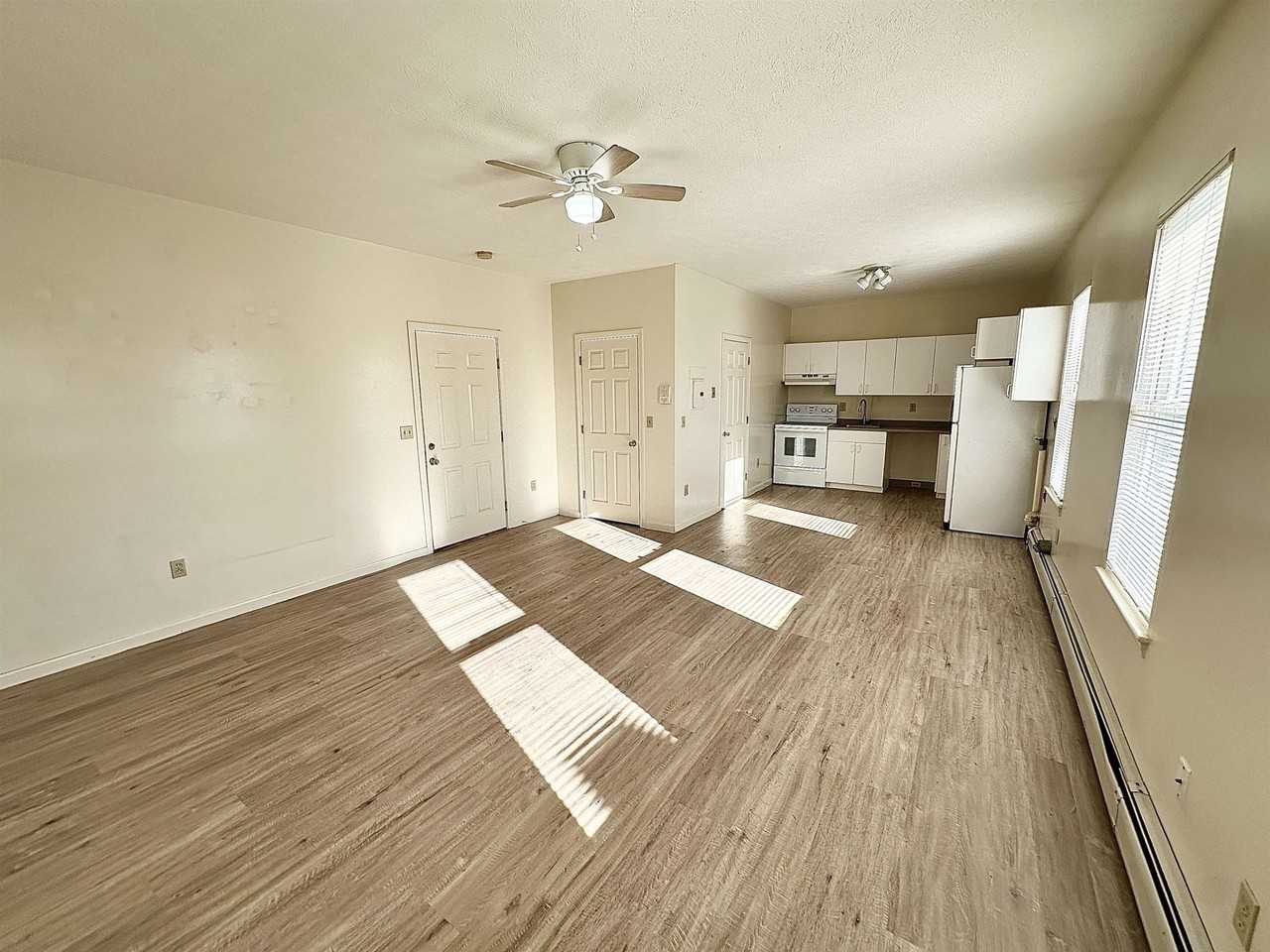 96 Palm St - Photo 5 of 12