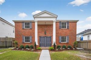 featured image of 6662 Louis Xiv St