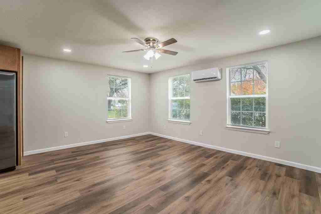 4901 Curzon Ave #105 - Photo 3 of 14