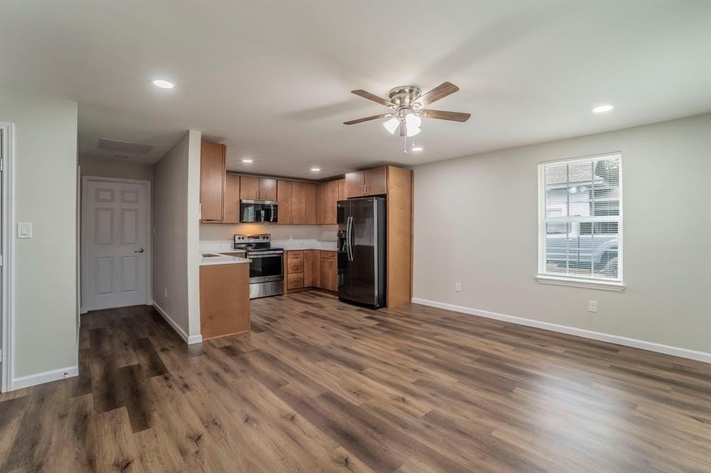 4901 Curzon Ave #105 - Photo 4 of 14