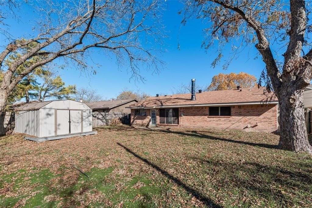 419 Woodcrest Way - Photo 2 of 9