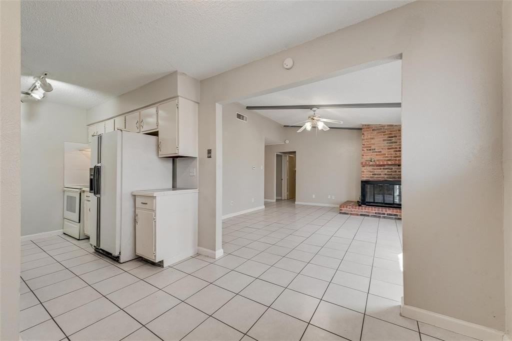 419 Woodcrest Way - Photo 6 of 9