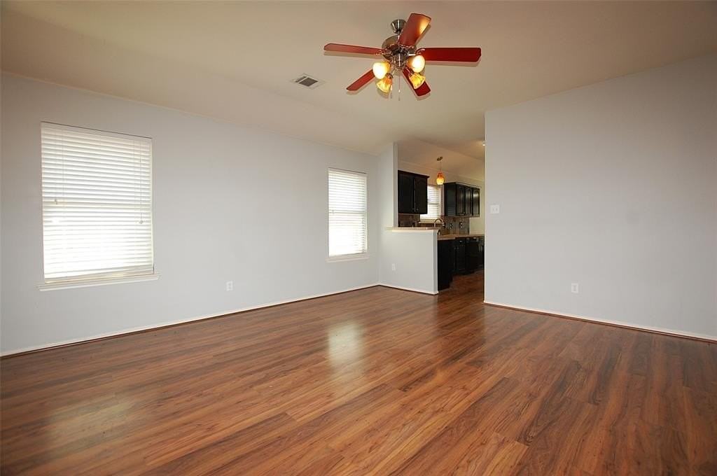 4015 Freedom St - Photo 4 of 18