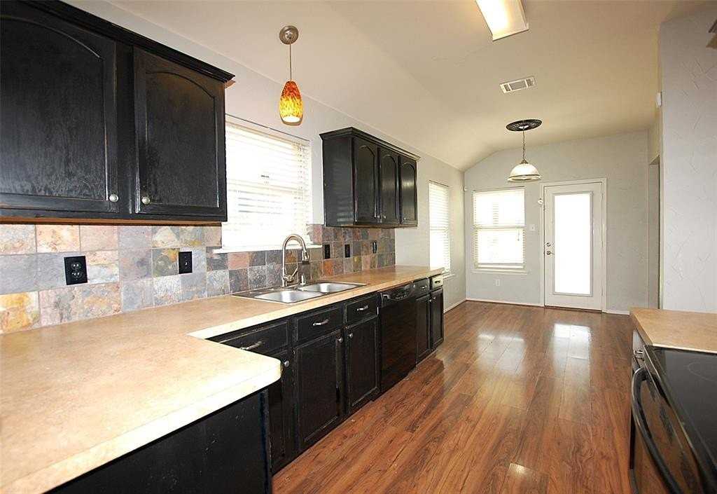 4015 Freedom St - Photo 6 of 18