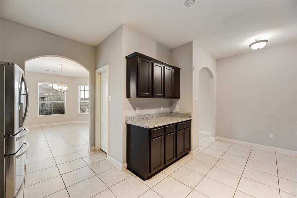 4829 Beaver Creek Ave - Photo 4 of 13