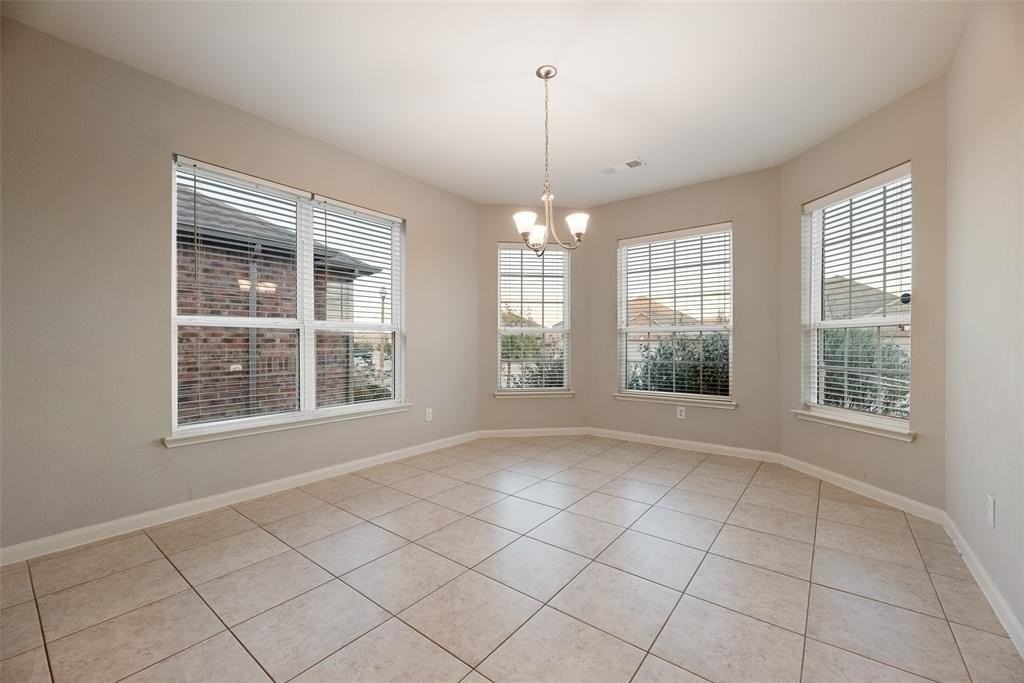 4829 Beaver Creek Ave - Photo 3 of 13