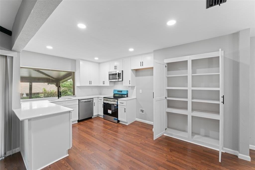 1137 Via Balboa - Photo 6 of 15