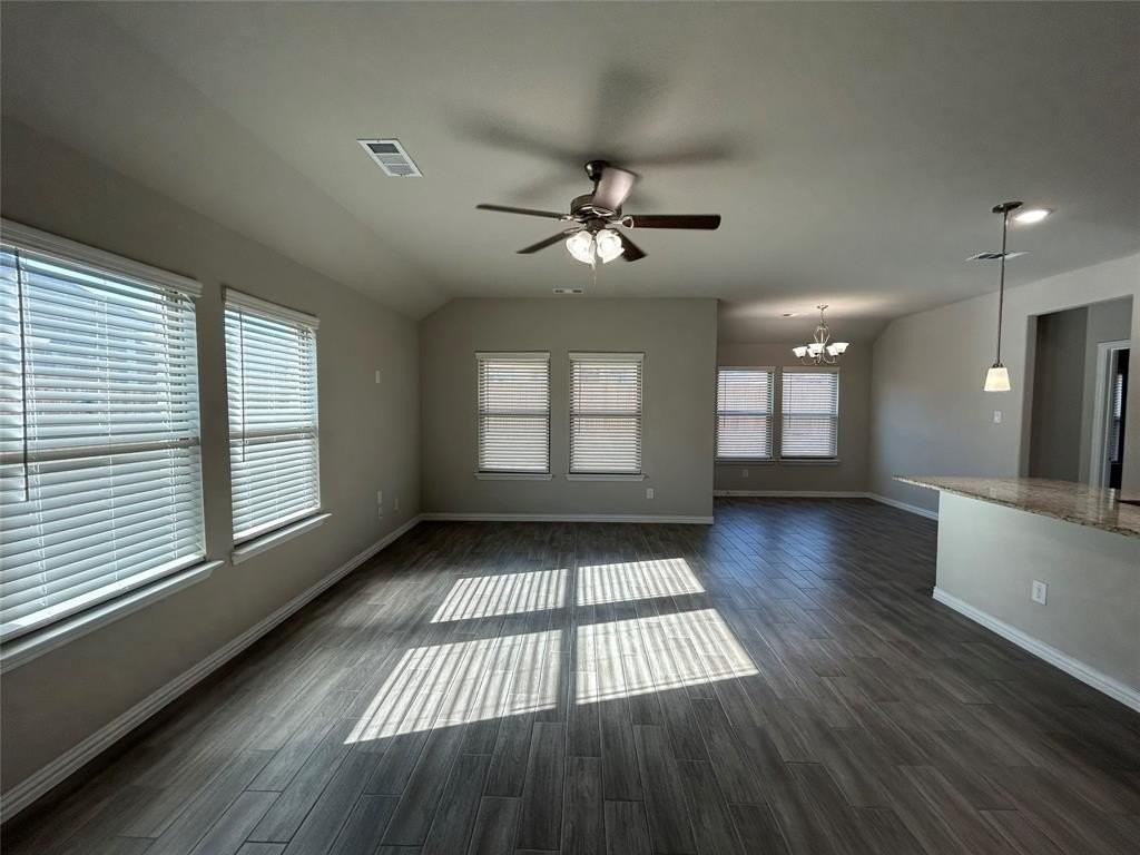 505 Reatta Dr - Photo 4 of 22