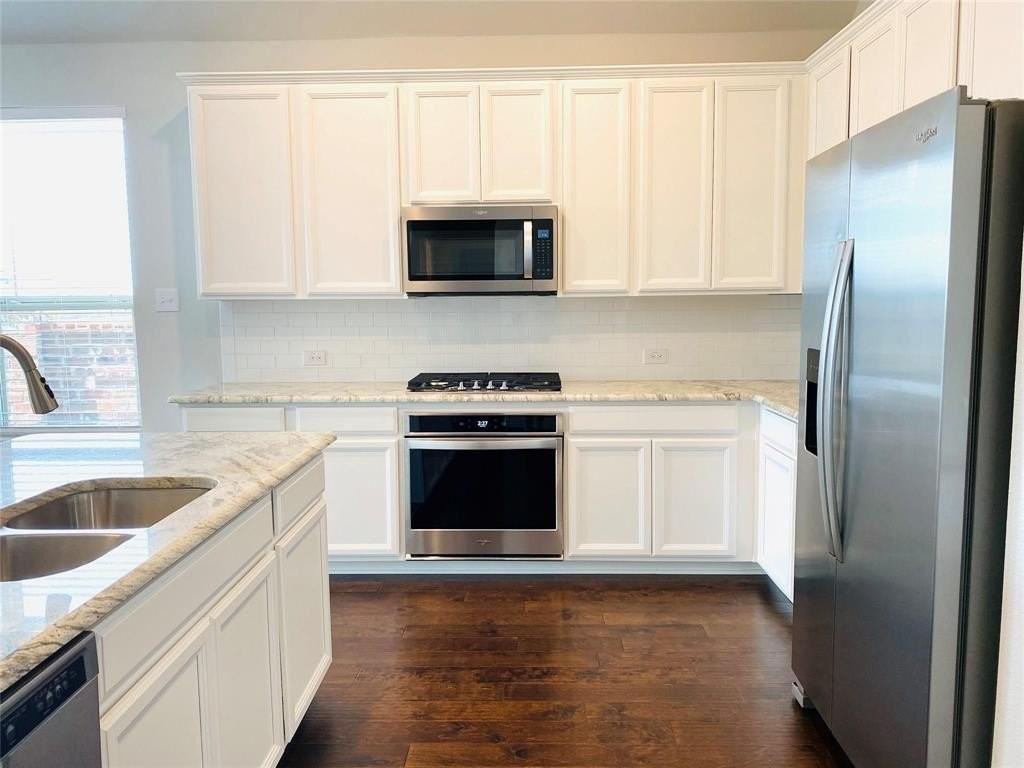 4001 Smokey Hill Ct - Photo 5 of 17