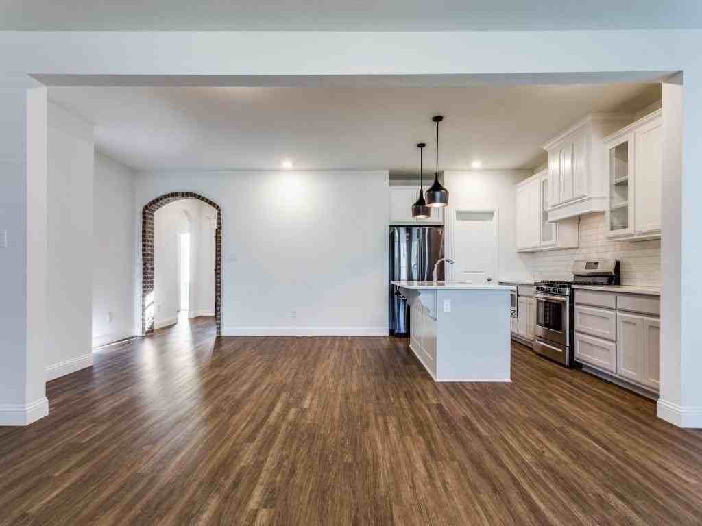 9816 Chaparral Pass - Photo 4 of 12