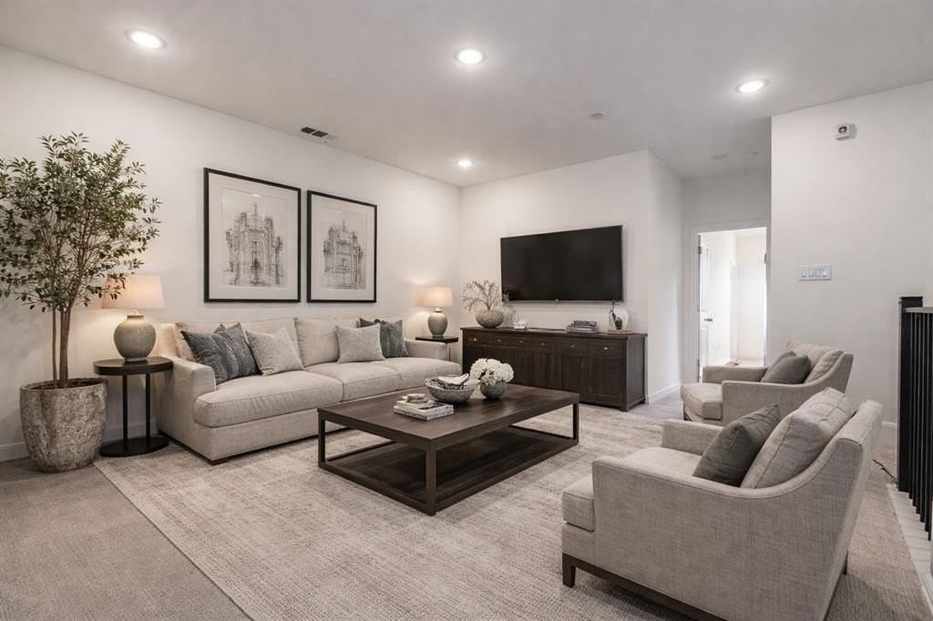 8888 Magnet Dr - Photo 4 of 35