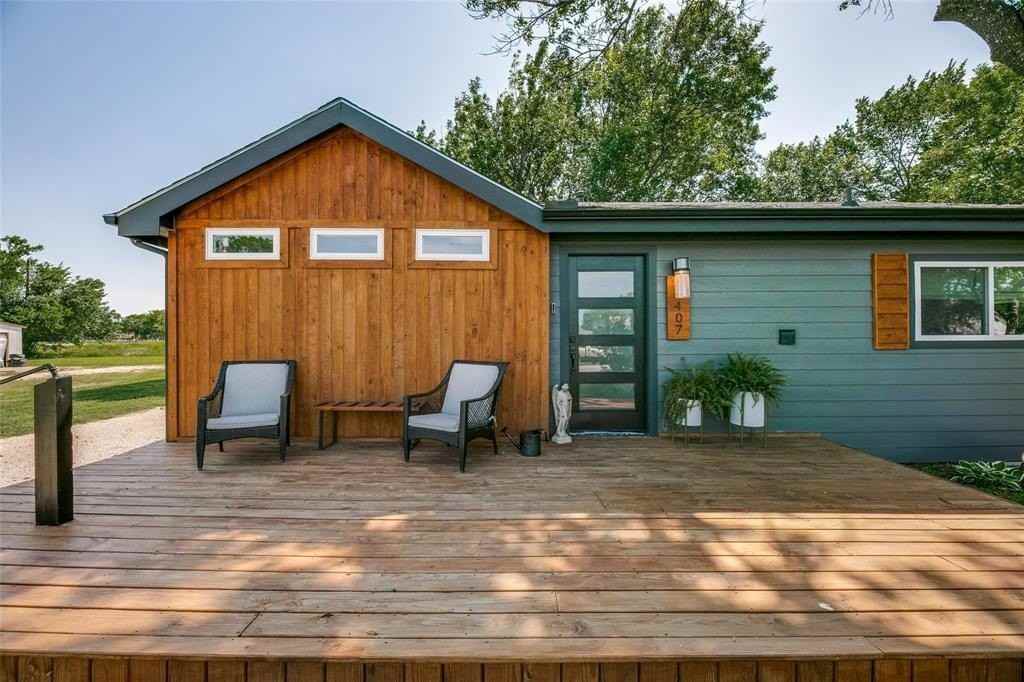 407 E Broad St - Photo 2 of 23