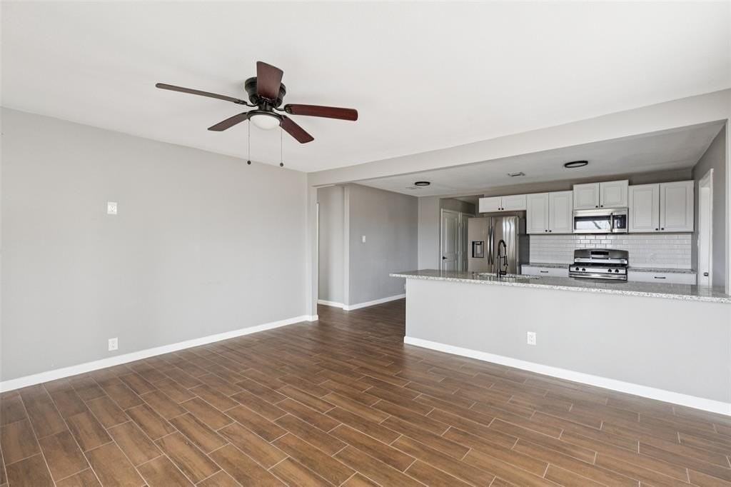 410 Ayres St - Photo 7 of 29