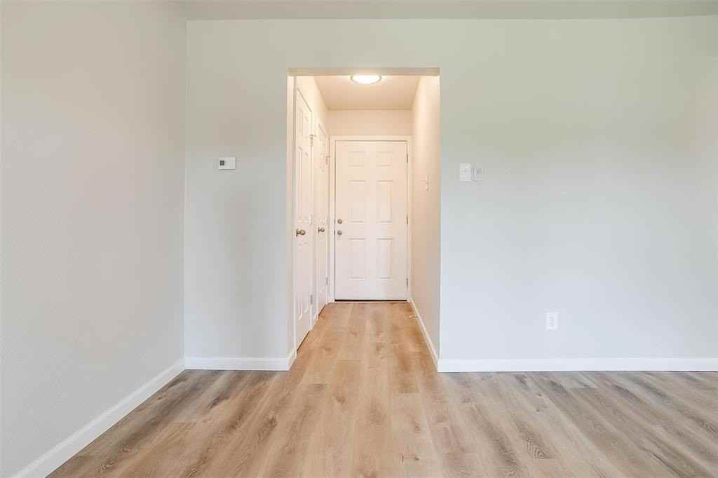 921 Willow Cir S - Photo 4 of 25