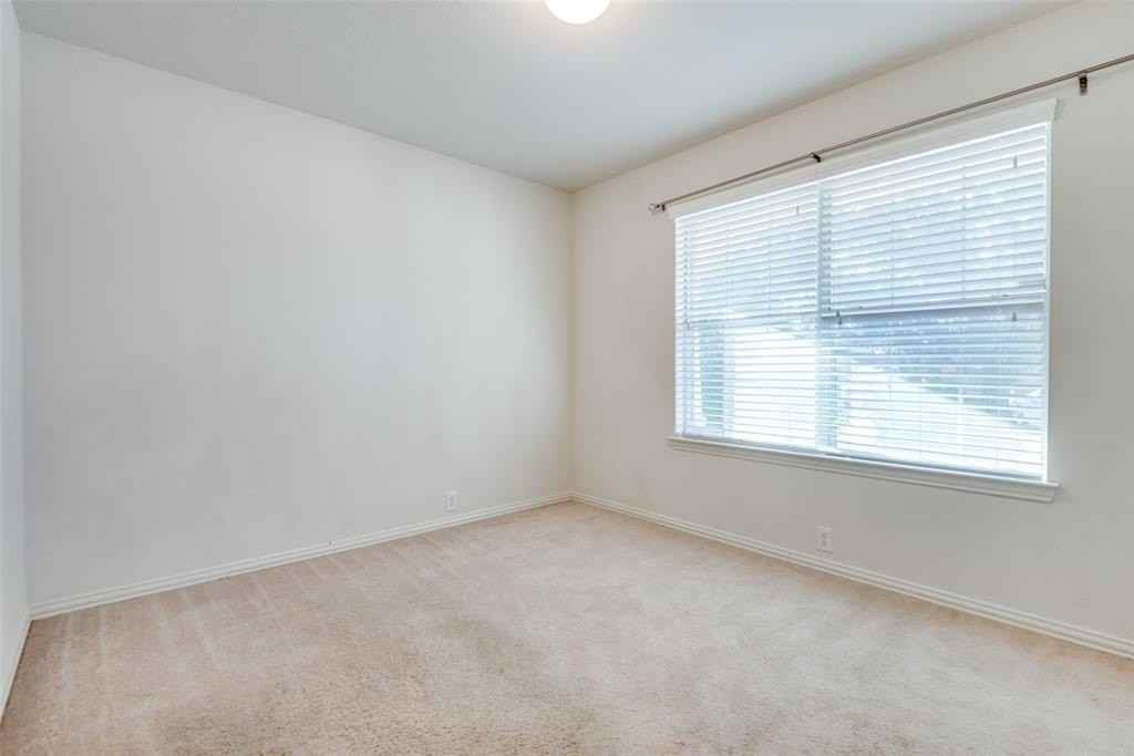 1608 Castle Creek Dr - Photo 6 of 12