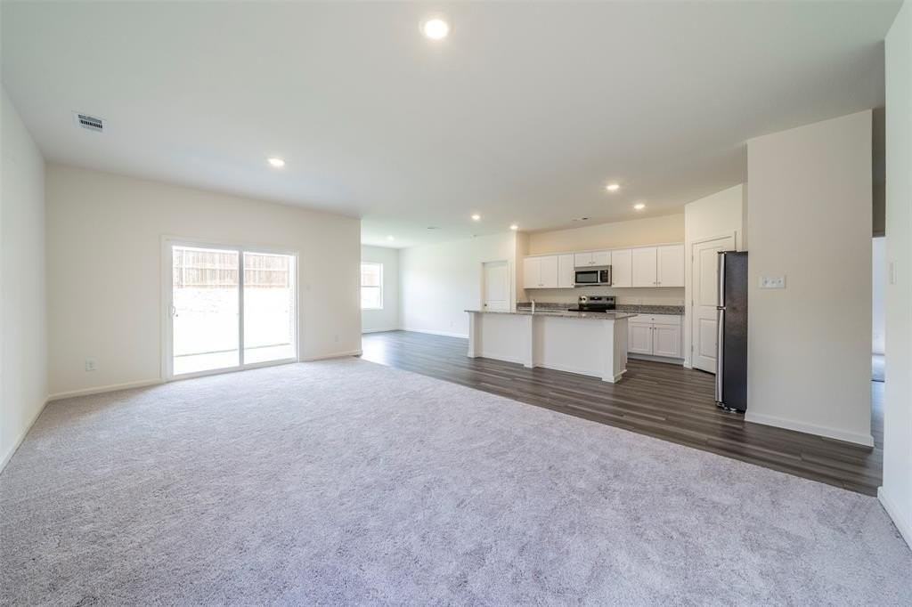 1872 Everglades Dr - Photo 3 of 33