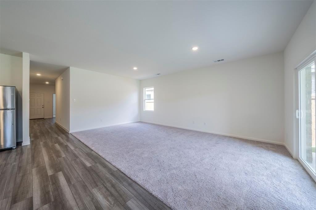 1872 Everglades Dr - Photo 4 of 33