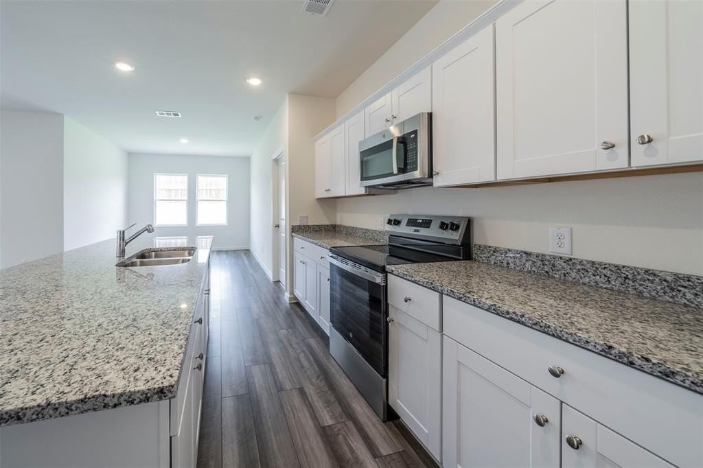 1872 Everglades Dr - Photo 7 of 33