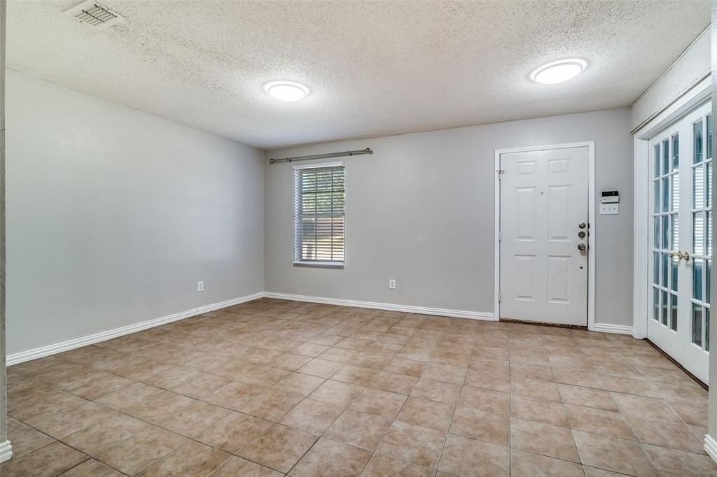 1519 Greenbrook Dr - Photo 2 of 26