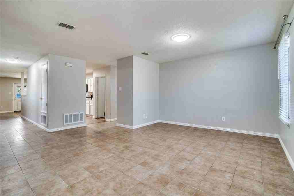 1519 Greenbrook Dr - Photo 3 of 26