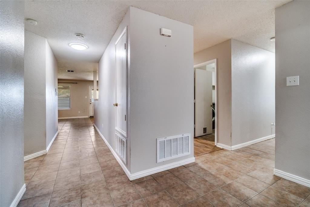 1519 Greenbrook Dr - Photo 4 of 26