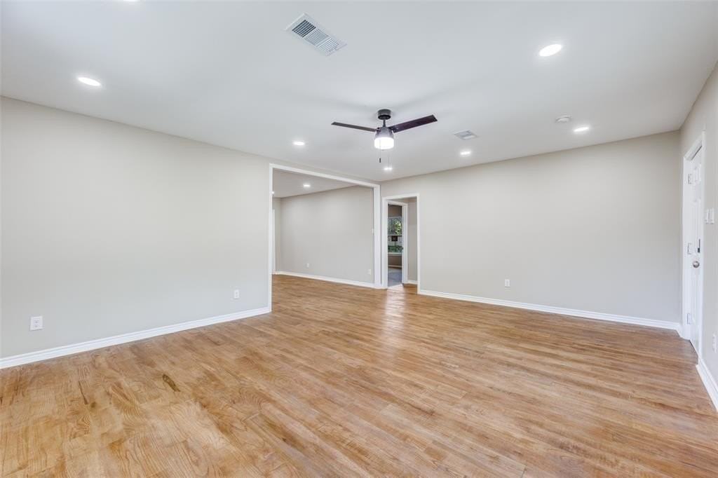 609 W Owing St - Photo 4 of 24