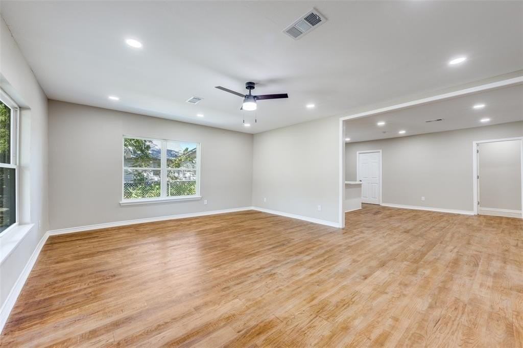 609 W Owing St - Photo 5 of 24